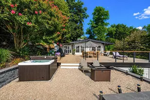 26 Argyle Dr, Northport, NY 11768 - Photo 12