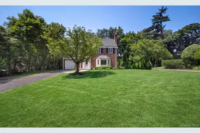 6 Brookbridge Road, Great Neck, NY 11021 - Photo 2