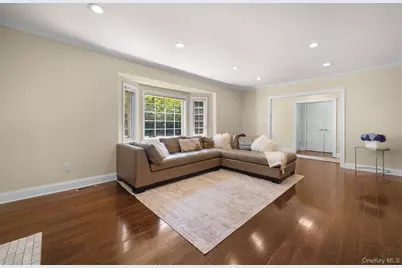 6 Brookbridge Road, Great Neck, NY 11021 - Photo 6