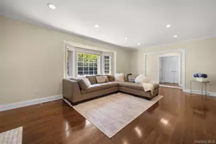 6 Brookbridge Rd, Great Neck, NY 11021 - Photo 6