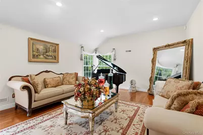 50 Flamingo Road, Roslyn, NY 11576 - Photo 8