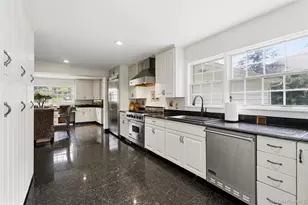 50 Flamingo Rd, Roslyn, NY 11576 - Photo 14