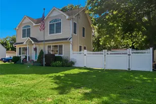 1228 Hyman Ave, Bay Shore, NY 11706 - Photo 2