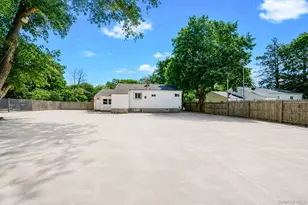 948 Walker St, Bellport, NY 11713 - Photo 14