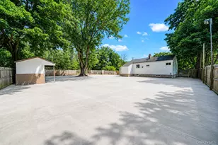 948 Walker St, Bellport, NY 11713 - Photo 16