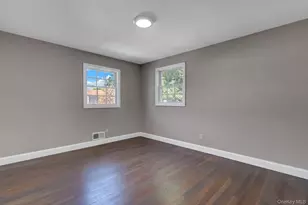 128 W 17th St, Deer Park, NY 11729 - Photo 16