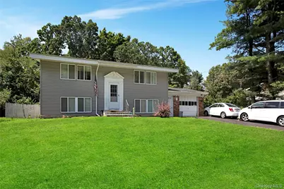 12 Deer Lane, East Setauket, NY 11733 - Photo 2