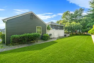 10 Springmeadow Dr, Kings Park, NY 11754 - Photo 40