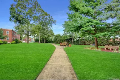 1385 Broadway #A33, Hewlett, NY 11557 - Photo 12