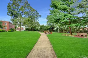 1385 Broadway, Hewlett, NY 11557 - Photo 12