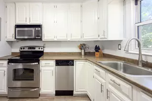 150 Charter Cir, Ossining, NY 10562 - Photo 10