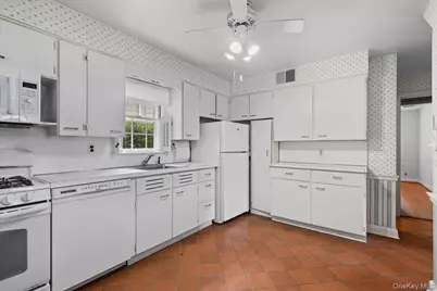 128 Bell Road, Scarsdale, NY 10583 - Photo 8