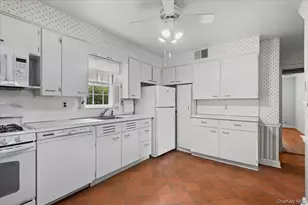 128 Bell Rd, Scarsdale, NY 10583 - Photo 8