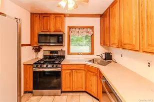 13 Hewlett Rd, Red Hook, NY 12571 - Photo 18