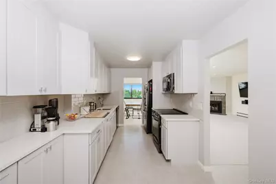 50 Dekalb Avenue #E10, White Plains, NY 10603 - Photo 4