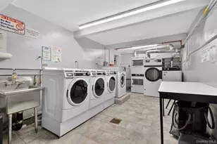 241-20 Northern Blvd, Little Neck, NY 11362 - Photo 22