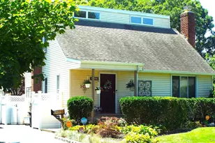 96 Chenango Dr, Bay Shore, NY 11706 - Photo 2