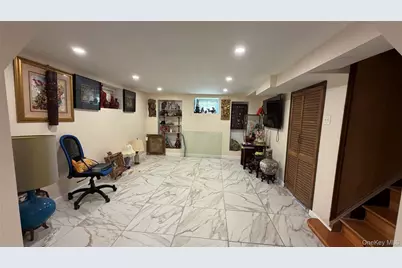 50-27 192nd Street, Fresh Meadows, NY 11365 - Photo 10