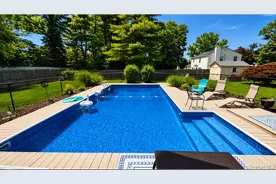 9 Singingwood Drive, Stony Brook, NY 11790 - Photo 8