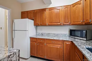 210 Pelham Rd, New Rochelle, NY 10805 - Photo 6