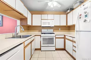 23 Bayberry Dr, Peekskill, NY 10566 - Photo 6