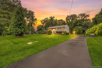 9 Blossom Road, Suffern, NY 10901 - Photo 2
