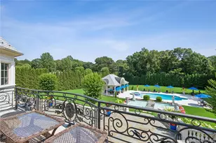 7 Covey Ct, Upper Brookville, NY 11545 - Photo 32