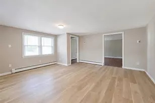 10 Midwood Pl, Farmingville, NY 11738 - Photo 6