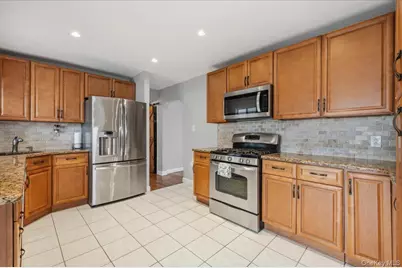 1042 Jefferson Street, Baldwin, NY 11510 - Photo 16