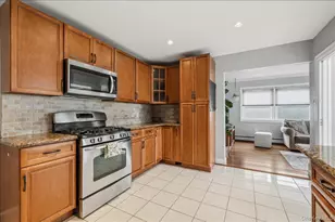1042 Jefferson St, Baldwin, NY 11510 - Photo 14