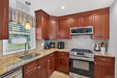 354 Robinson Avenue, Newburgh, NY 12550 - Photo 18