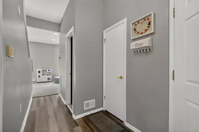 57 Village Green, Nanuet, NY 10954 - Photo 6