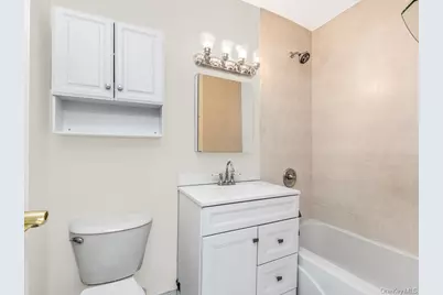 25 Trinity Place #3J, New Rochelle, NY 10805 - Photo 4