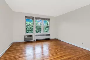 25 Trinity Pl, New Rochelle, NY 10805 - Photo 6
