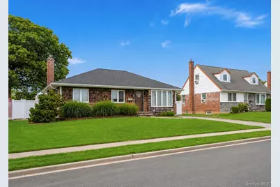 15 Lowell Drive, Farmingdale, NY 11735 - Photo 4