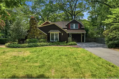 481 Ackerson Boulevard, Brightwaters, NY 11718 - Photo 2