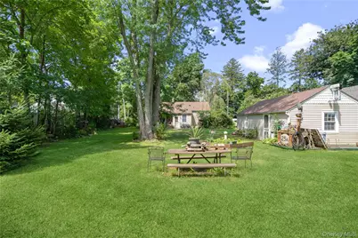 34 Melville Road, Huntington Station, NY 11746 - Photo 14