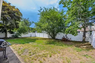9 Leeds Ln, North Babylon, NY 11703 - Photo 40