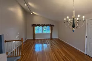 19 Comanche Ln, Commack, NY 11725 - Photo 8