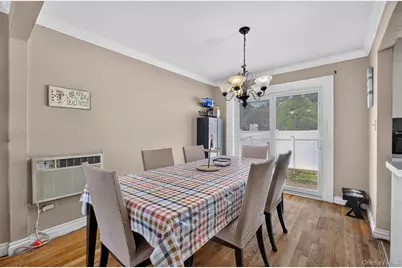 201 Willis Court, Wantagh, NY 11793 - Photo 12