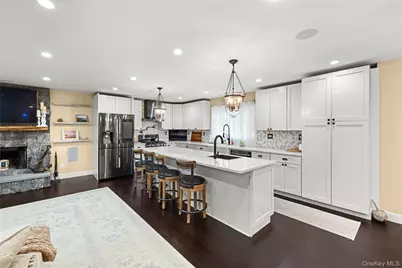 101 Frederick Avenue, Babylon, NY 11702 - Photo 6