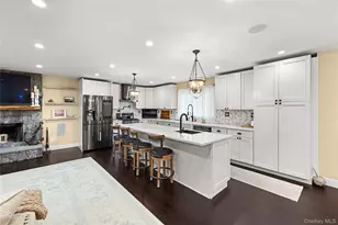 101 Frederick Ave, Babylon, NY 11702 - Photo 6