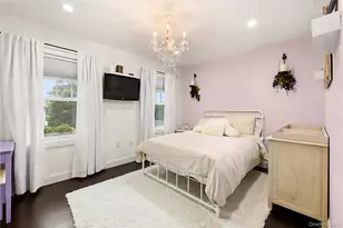 101 Frederick Ave, Babylon, NY 11702 - Photo 20