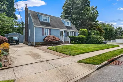 2 Gateway, Farmingdale, NY 11735 - Photo 2