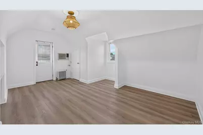 69 Bank Street #2FL, Valley Stream, NY 11580 - Photo 4