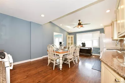 592 Winthrop Avenue, Bellmore, NY 11710 - Photo 10