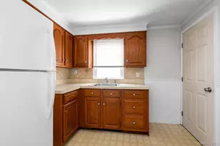 78 Rockaway Pkwy, Valley Stream, NY 11580 - Photo 12