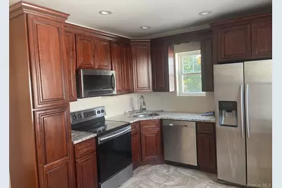 918 10th St #First floor, West Babylon, NY 11704 - Photo 2