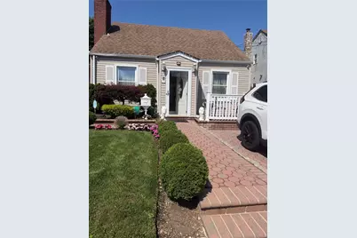 75 Maplewood Avenue, Hempstead, NY 11550 - Photo 1