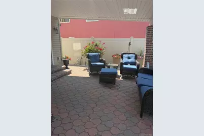 75 Maplewood Avenue, Hempstead, NY 11550 - Photo 16